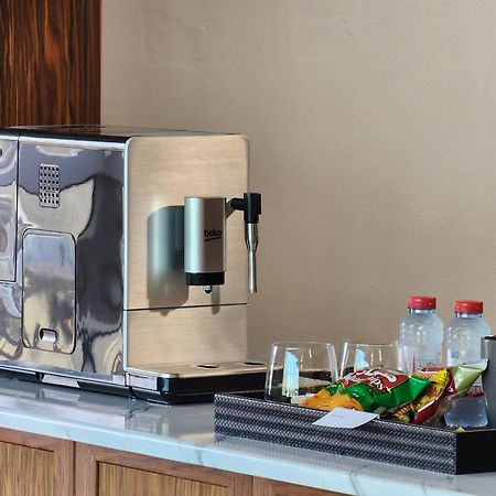 Downtown Oasis, Burj Khalifa Views, Luxury Amenities Apartman Dubaj Kültér fotó