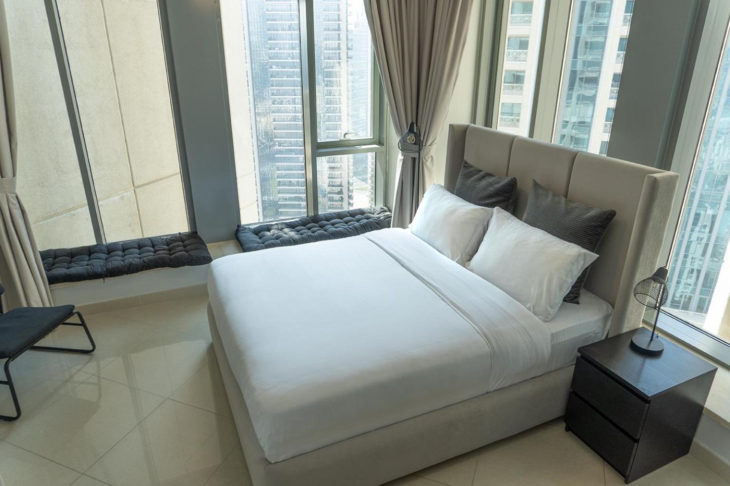 Downtown Oasis, Burj Khalifa Views, Luxury Amenities Apartman Dubaj Kültér fotó